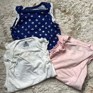 Gap girls 6-12 month onesies tanks girls like new
